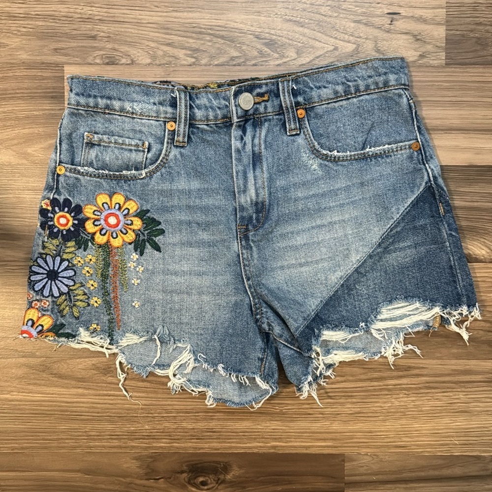 Blank NYC Embroidered Multicolored Floral The Barrow Blue Denim Zip Up Shorts 26 - Picture 3 of 15